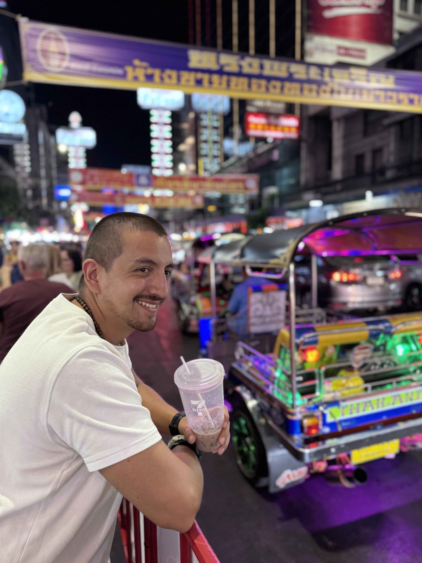 Viajero Weppa en Chinatown de Bangkok, Tailandia