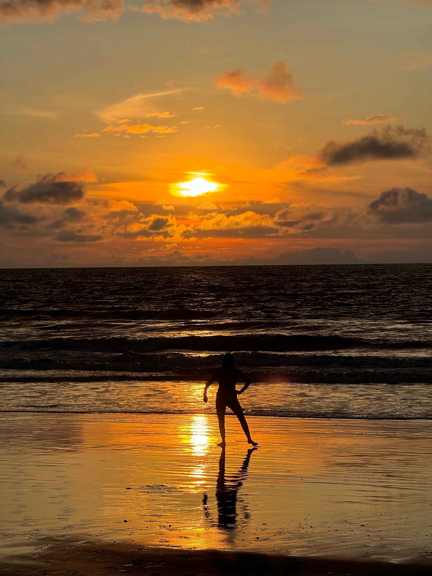 Atardecer en la playa de Nuquí