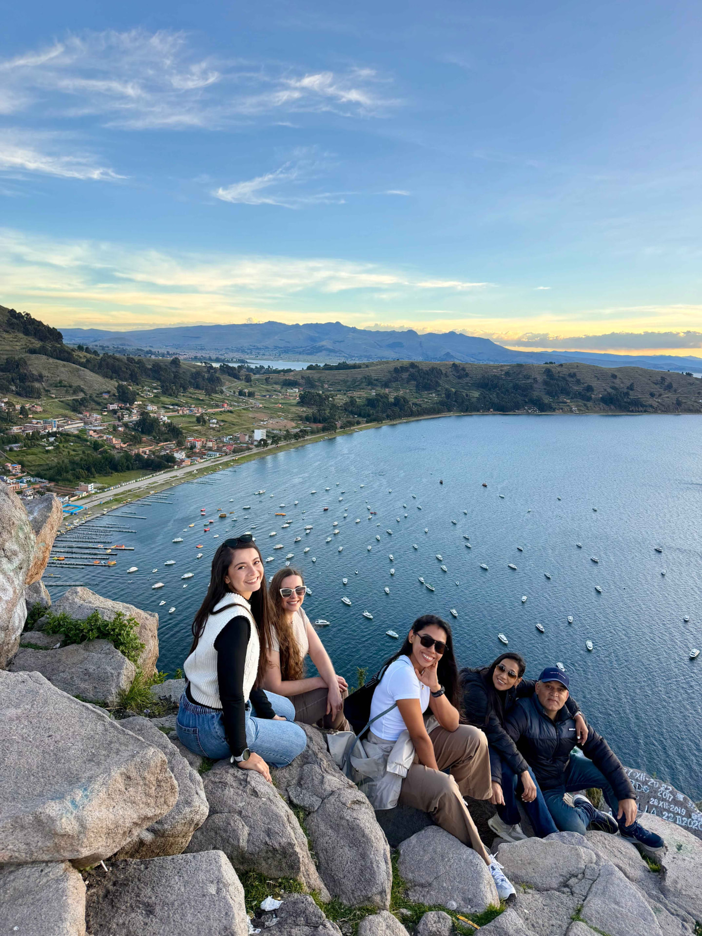Grupo Weppa disfrutando del Lago Titicaca