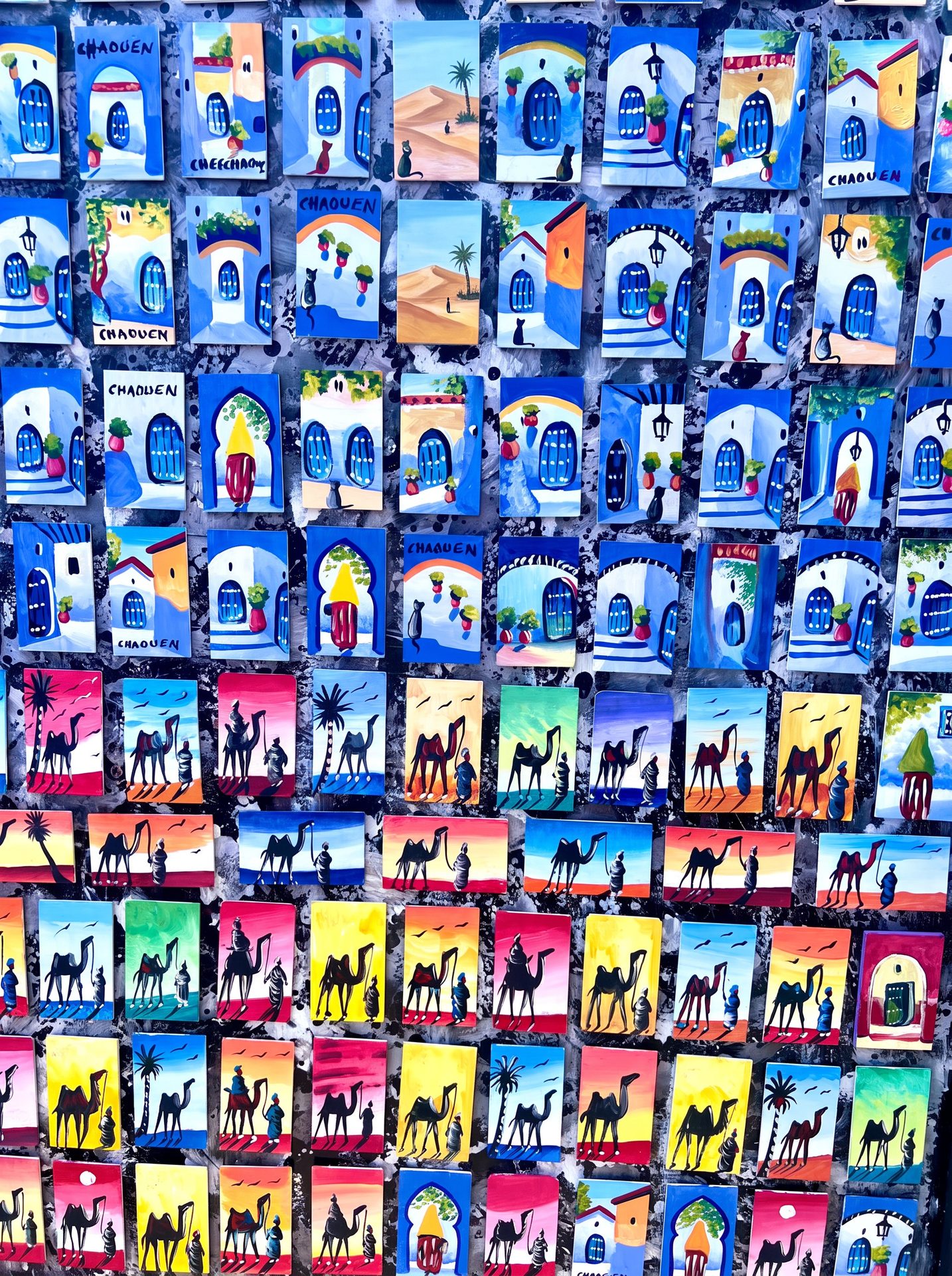 Imanes pintados a mano con motivos de Chefchaouen y camellos
